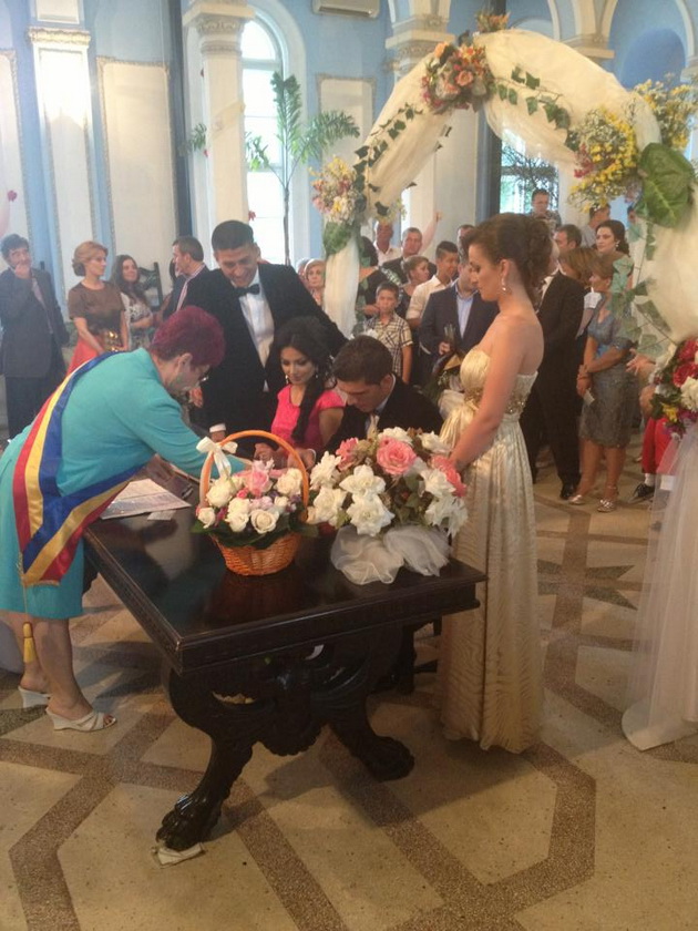 alaturi de rege la petrecere au dansat gica popescu balint si belodedici nunta de vis in familia lui alaturi de rege la petrecere au dansat gica popescu balint si belodedici nunta de vis in familia lui