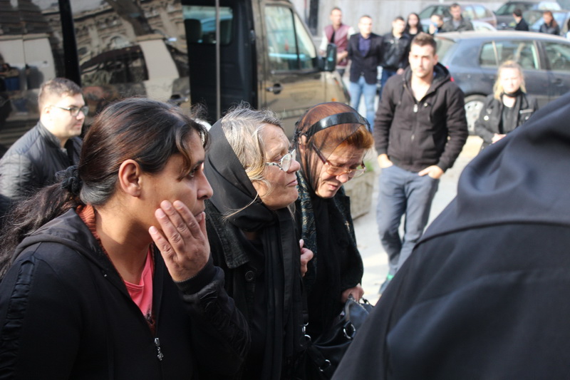 fotoreportaj andreea rosu condusa pe ultimul drum de rude si prieteni 475917