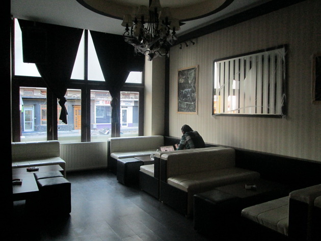 vintage pub singura cafenea cu pereti transformati in guest book galerie foto 475878 vintage pub singura cafenea cu pereti transformati in guest book galerie foto 475878