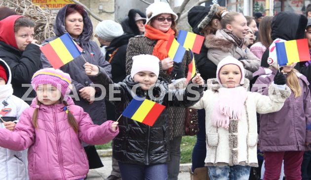 fotoreportaj cum au purtat constantenii tricolorul de ziua nationala 478205