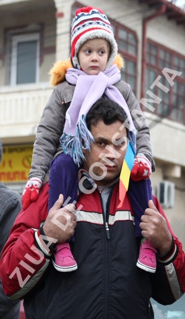 fotoreportaj cum au purtat constantenii tricolorul de ziua nationala 478205