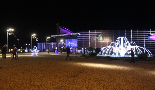 fotoreportaj constanta mii de beculete aprinse in prag de sarbatori 478645 fotoreportaj constanta mii de beculete aprinse in prag de sarbatori 478645