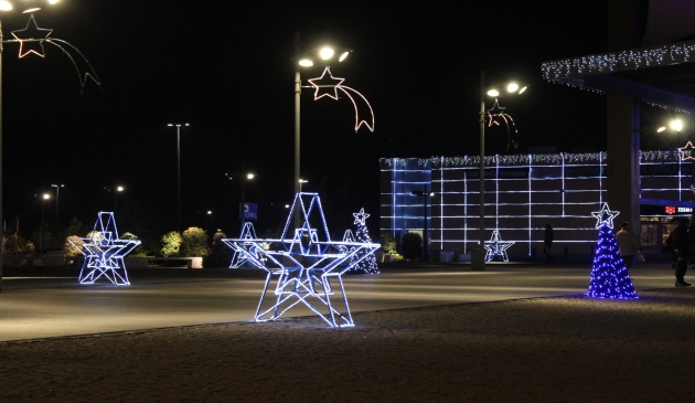 fotoreportaj constanta mii de beculete aprinse in prag de sarbatori 478645 fotoreportaj constanta mii de beculete aprinse in prag de sarbatori 478645