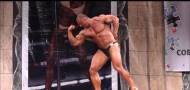 Etapă mai puțin obișnuită la un concurs de bodybuilding. Vezi ce face acest concurent (video) 