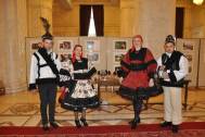 Expoziția fotografică a tradițiilor Țării Oașului în Parlament la un an de mandat al deputatului PDL Andreea Paul