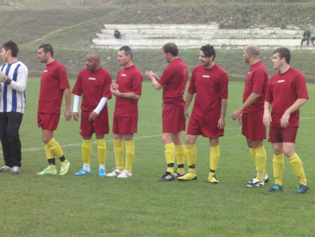 un antrenor jucator de fotbal si un tenisman s au casatorit pe litoral sportivii africani din constanta un antrenor jucator de fotbal si un tenisman s au casatorit pe litoral sportivii africani din constanta