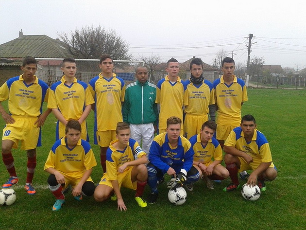 un antrenor jucator de fotbal si un tenisman s au casatorit pe litoral sportivii africani din constanta un antrenor jucator de fotbal si un tenisman s au casatorit pe litoral sportivii africani din constanta