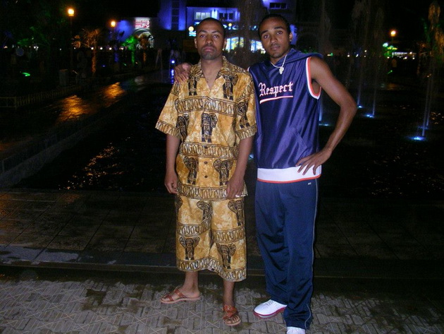 un antrenor jucator de fotbal si un tenisman s au casatorit pe litoral sportivii africani din constanta un antrenor jucator de fotbal si un tenisman s au casatorit pe litoral sportivii africani din constanta