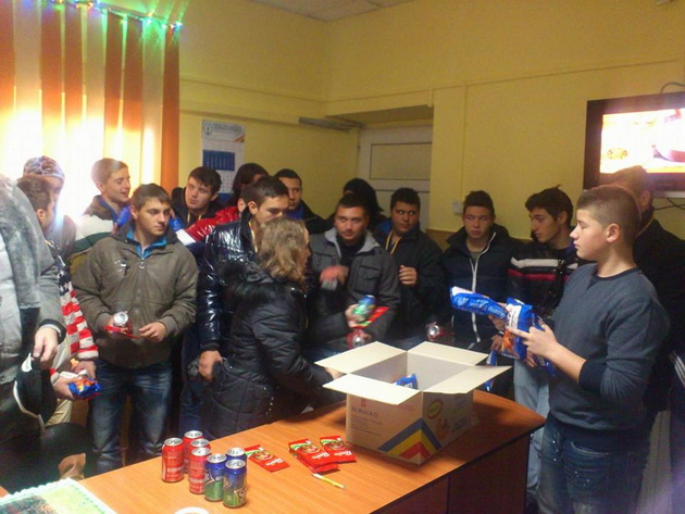 diplome de excelenta si plachete personalizate pentru primii doi oameni ai comunei baiatul primarului diplome de excelenta si plachete personalizate pentru primii doi oameni ai comunei baiatul primarului