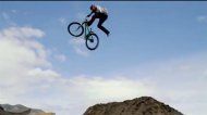 Incredibil! Acrobațiile care  te vor lăsa cu gura căscată de uimire (video)