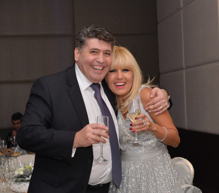 vezi langa cine a sarbatorit elena udrea si ce cadouri a primit galerie foto 480752 vezi langa cine a sarbatorit elena udrea si ce cadouri a primit galerie foto 480752