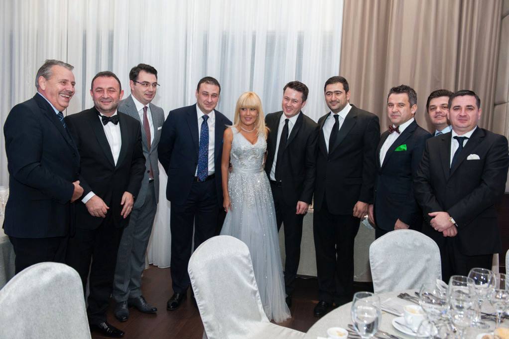 vezi langa cine a sarbatorit elena udrea si ce cadouri a primit galerie foto 480752 vezi langa cine a sarbatorit elena udrea si ce cadouri a primit galerie foto 480752