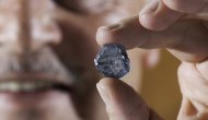 Descopera.ro Descoperire foarte rară - un diamant albastru „excepţional”! E cât o unghie, dar valorează 20 de milioane de dolari 