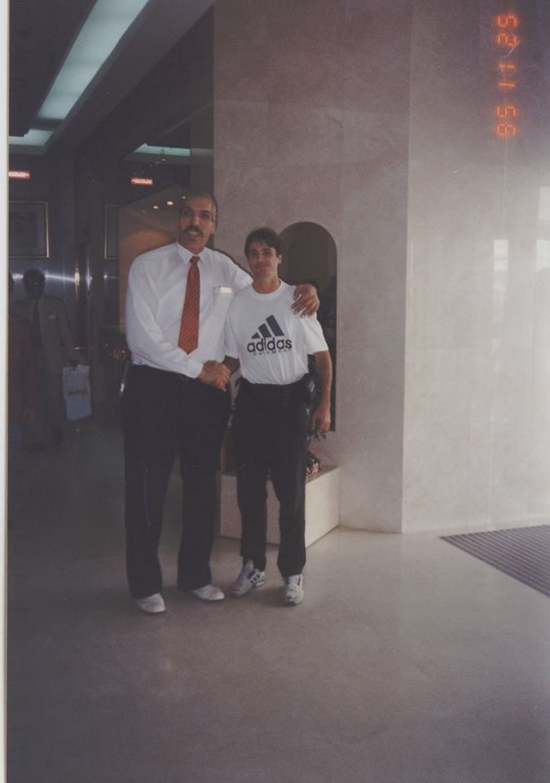 au facut senzatie in fata a zeci de mii de oameni constanteni pe post de vampiri la hong kong galerie au facut senzatie in fata a zeci de mii de oameni constanteni pe post de vampiri la hong kong galerie