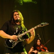 Nicu Covaci nu-l mai vrea în formaţie pe Cristi Gram. Chitaristul a colaborat cu foştii membri Phoenix    