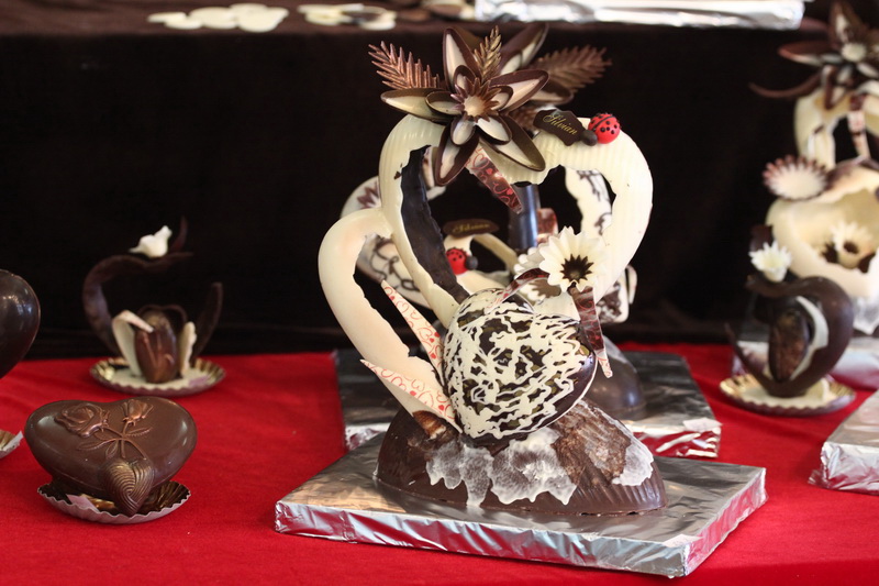 fotoreportaj valentine s day a venit la cofetaria silvian inimioare cosuri cu flori fluturasi si torturi fotoreportaj valentine s day a venit la cofetaria silvian inimioare cosuri cu flori fluturasi si torturi