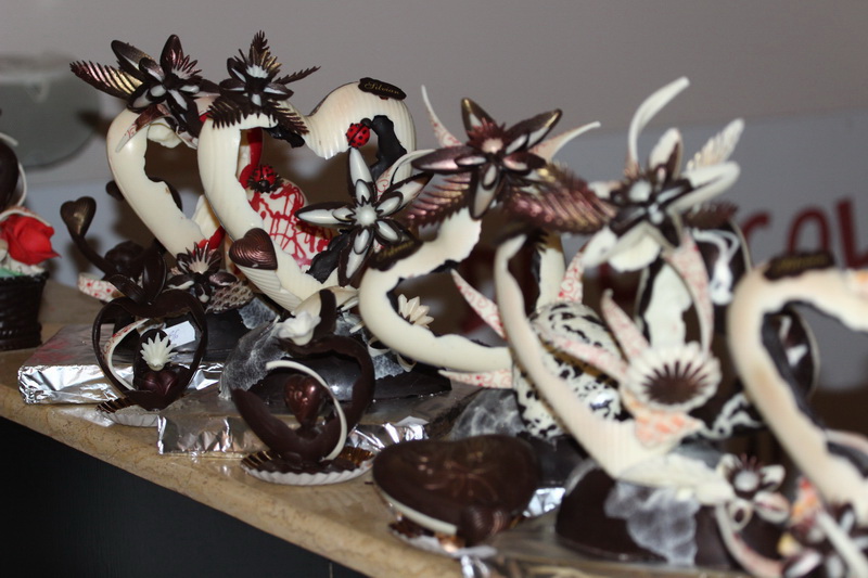 fotoreportaj valentine s day a venit la cofetaria silvian inimioare cosuri cu flori fluturasi si torturi fotoreportaj valentine s day a venit la cofetaria silvian inimioare cosuri cu flori fluturasi si torturi