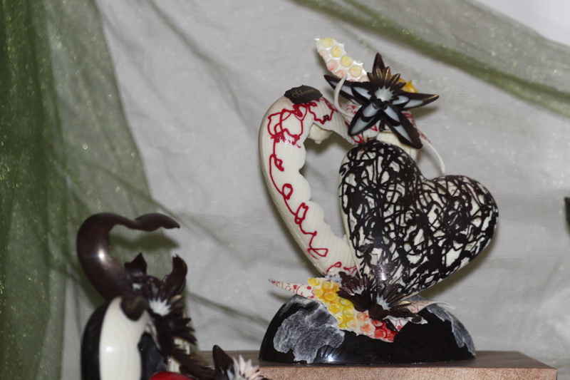 fotoreportaj valentine s day a venit la cofetaria silvian inimioare cosuri cu flori fluturasi si torturi fotoreportaj valentine s day a venit la cofetaria silvian inimioare cosuri cu flori fluturasi si torturi