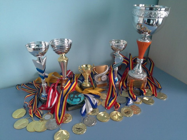 tatal sau a fost coechipier cu dennis serban eduard raducanu straluceste in bazinul lui razvan florea tatal sau a fost coechipier cu dennis serban eduard raducanu straluceste in bazinul lui razvan florea