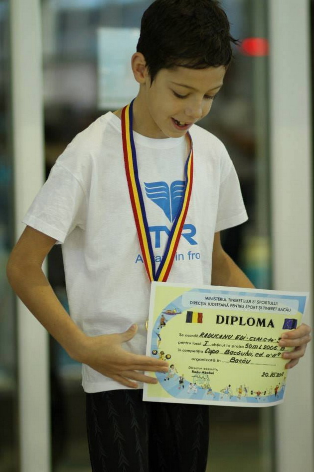 tatal sau a fost coechipier cu dennis serban eduard raducanu straluceste in bazinul lui razvan florea tatal sau a fost coechipier cu dennis serban eduard raducanu straluceste in bazinul lui razvan florea