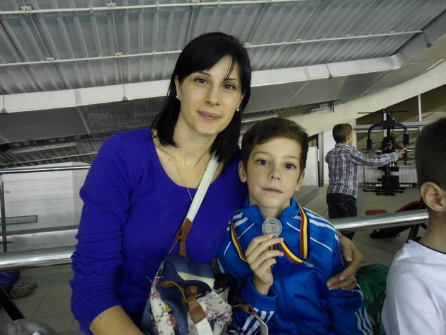 tatal sau a fost coechipier cu dennis serban eduard raducanu straluceste in bazinul lui razvan florea tatal sau a fost coechipier cu dennis serban eduard raducanu straluceste in bazinul lui razvan florea