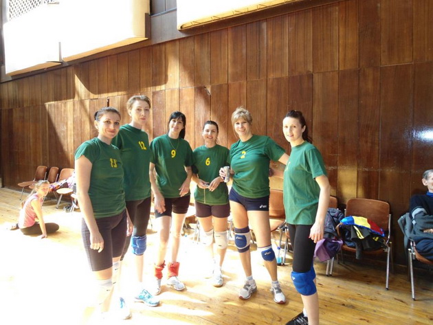 tatal sau a fost coechipier cu dennis serban eduard raducanu straluceste in bazinul lui razvan florea tatal sau a fost coechipier cu dennis serban eduard raducanu straluceste in bazinul lui razvan florea