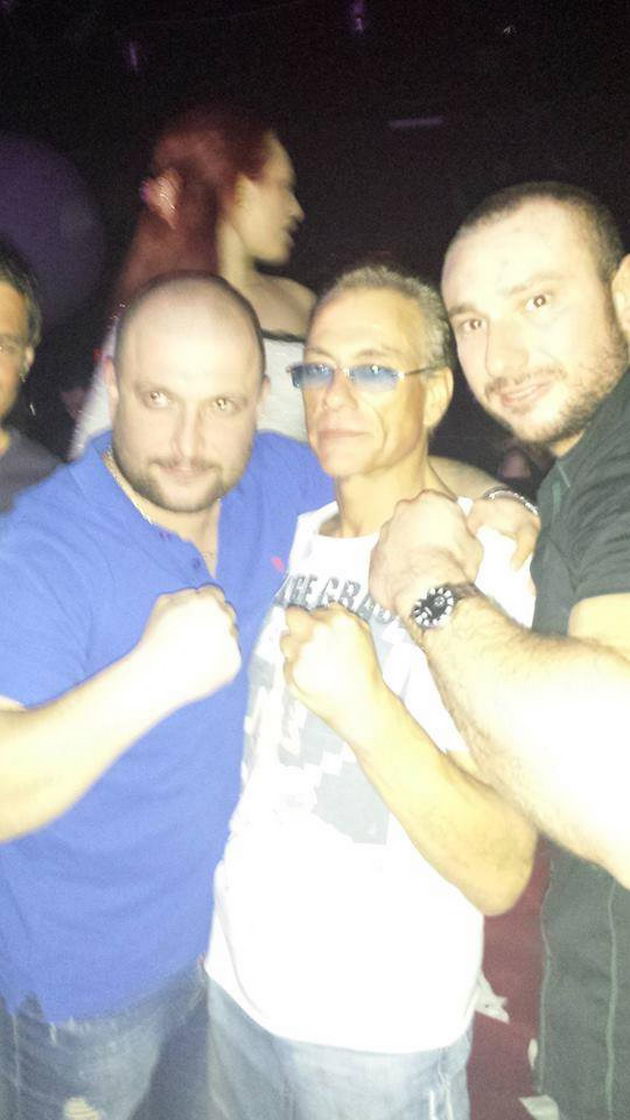 un sensei si a luat doctoratul in biomecanica antrenorul nicu vasiliu prezent la un botez alaturi de un sensei si a luat doctoratul in biomecanica antrenorul nicu vasiliu prezent la un botez alaturi de