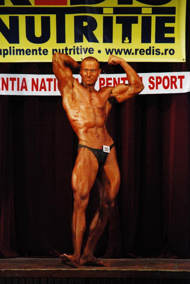 un sensei si a luat doctoratul in biomecanica antrenorul nicu vasiliu prezent la un botez alaturi de un sensei si a luat doctoratul in biomecanica antrenorul nicu vasiliu prezent la un botez alaturi de