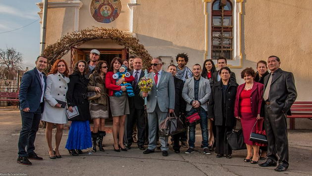 un sensei si a luat doctoratul in biomecanica antrenorul nicu vasiliu prezent la un botez alaturi de un sensei si a luat doctoratul in biomecanica antrenorul nicu vasiliu prezent la un botez alaturi de