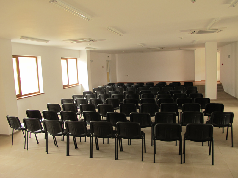 administratia locala investeste in tineri poarta alba are centru pentru tineret galerie foto 487704 administratia locala investeste in tineri poarta alba are centru pentru tineret galerie foto 487704