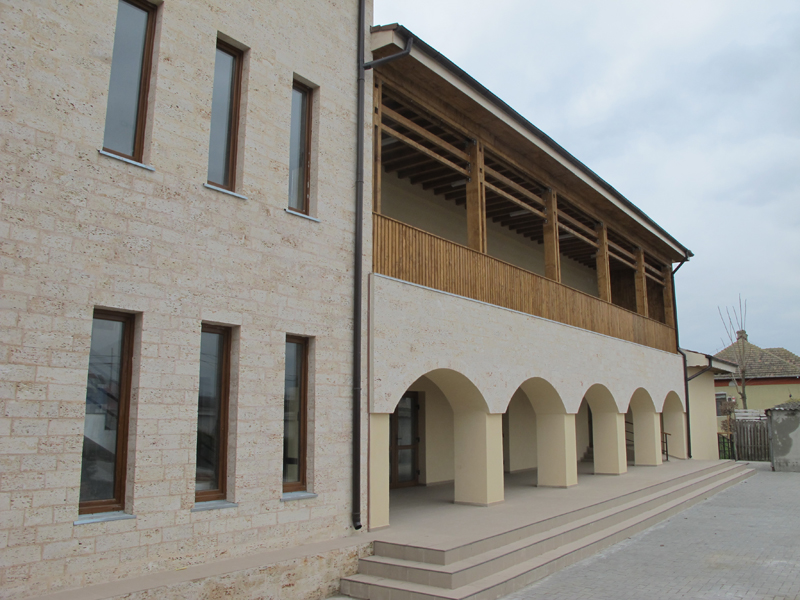 administratia locala investeste in tineri poarta alba are centru pentru tineret galerie foto 487704 administratia locala investeste in tineri poarta alba are centru pentru tineret galerie foto 487704