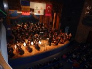 Vestitoarea primăverii în lumea turcică „Ciocârlia”, „cartea de vizită” a unei orchestre simfonice din Turcia (galerie foto)