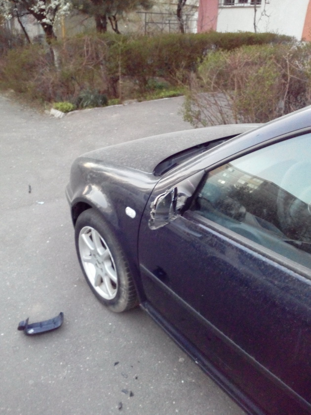 manifestare violenta din partea unui tanar au fost avariate 14 autoturisme pe bulevardul 1 mai din constanta manifestare violenta din partea unui tanar au fost avariate 14 autoturisme pe bulevardul 1 mai din constanta