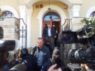 Nicuşor Constantinescu a fost ridicat cu duba de la domiciliu        