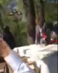 Cum l-au luat mascatii pe Radu Mazare dintr-un restaurant bucureștean (video)