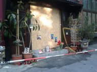 În amintirea tinerelor decedateAltar în fața restaurantului Beirut din Constanța