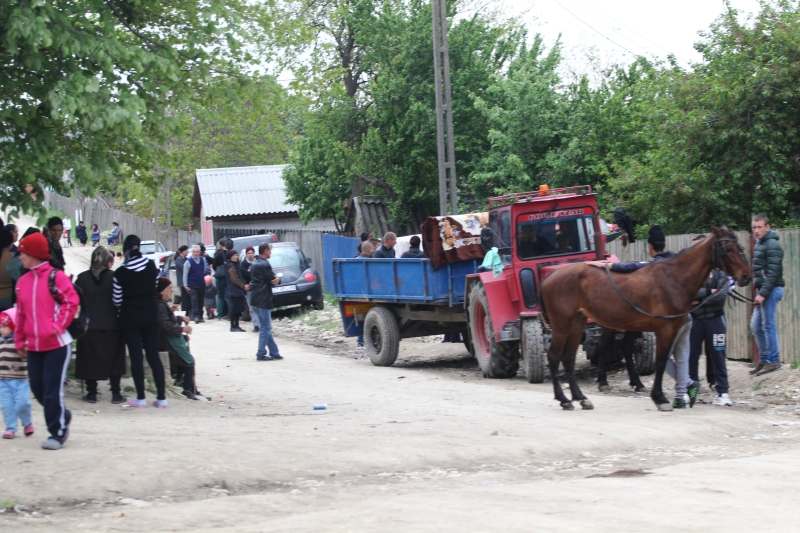 fotoreportaj rasova lacrimi si durere la inmormantarea tinerei ucise de iubitul sau 491914 fotoreportaj rasova lacrimi si durere la inmormantarea tinerei ucise de iubitul sau 491914