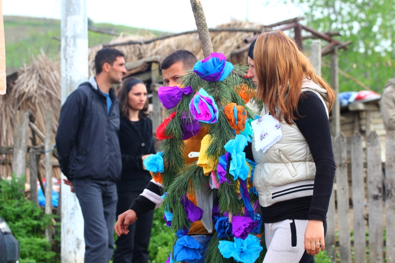 fotoreportaj rasova lacrimi si durere la inmormantarea tinerei ucise de iubitul sau 491914 fotoreportaj rasova lacrimi si durere la inmormantarea tinerei ucise de iubitul sau 491914