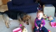 Videomix Mori de râs! Copilaşul care râde cu gura până la urechi 