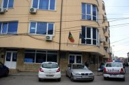 Parchetul de pe langă Judecătoria Constanţa vrea arestarea preventivă a două persoane cercetate pentru înşelăciune şi uz de fals 