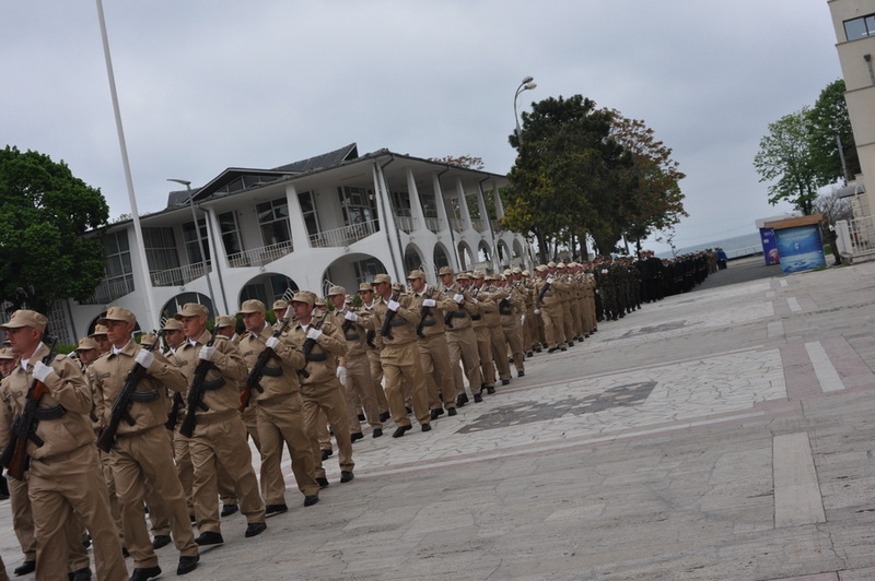 onoruri militare la mangalia cu prilejul zilei de 9 mai galerie foto 493046 onoruri militare la mangalia cu prilejul zilei de 9 mai galerie foto 493046
