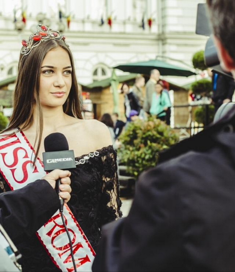 zbor cu o masina de raliuri maria iacob miss romania a fost copilotul vicecampionului mondial francois zbor cu o masina de raliuri maria iacob miss romania a fost copilotul vicecampionului mondial francois