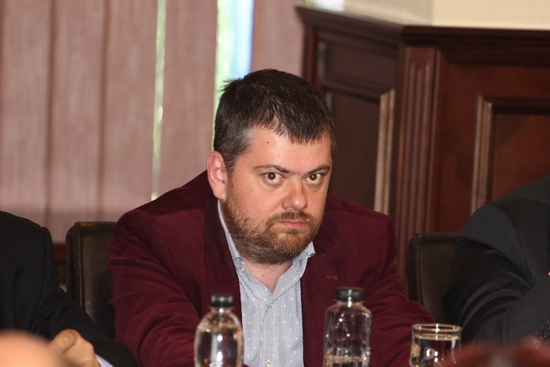 in portul constanta mazare are un interes direct si personal gabriel comanescu primarul cheama la ordin in portul constanta mazare are un interes direct si personal gabriel comanescu primarul cheama la ordin