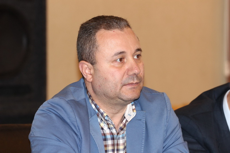 in portul constanta mazare are un interes direct si personal gabriel comanescu primarul cheama la ordin in portul constanta mazare are un interes direct si personal gabriel comanescu primarul cheama la ordin