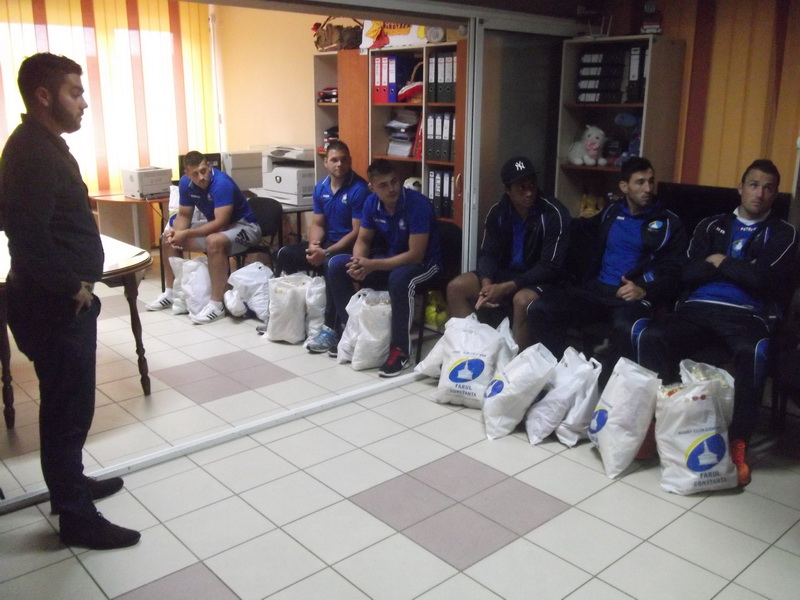 copiii de la centrul de plasament ovidiu s au bucurat de prezenta uriasilor de la farul galerie foto