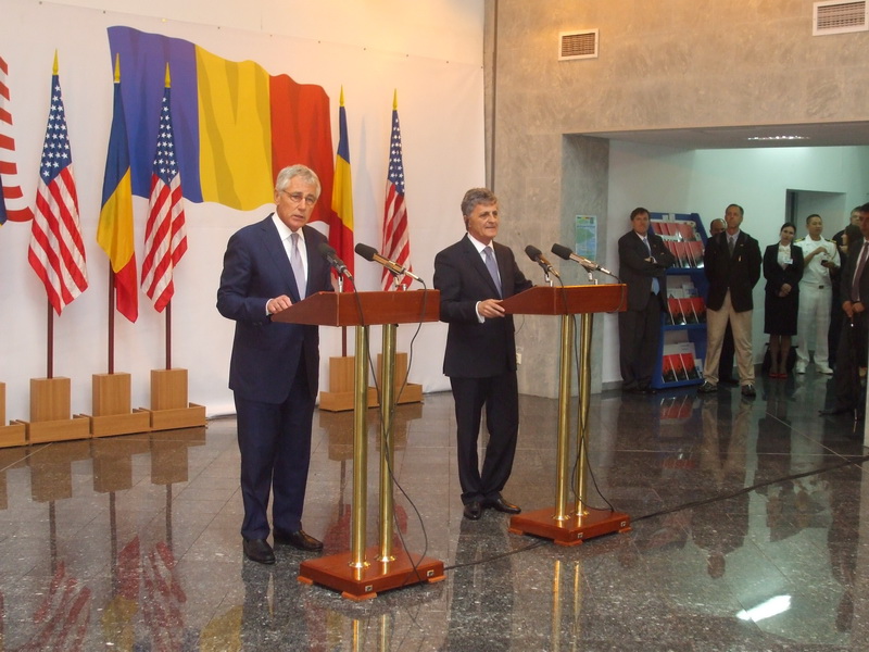 seful pentagonului primit la constanta cu onoruri militare chuck hagel barack obama apreciaza foarte