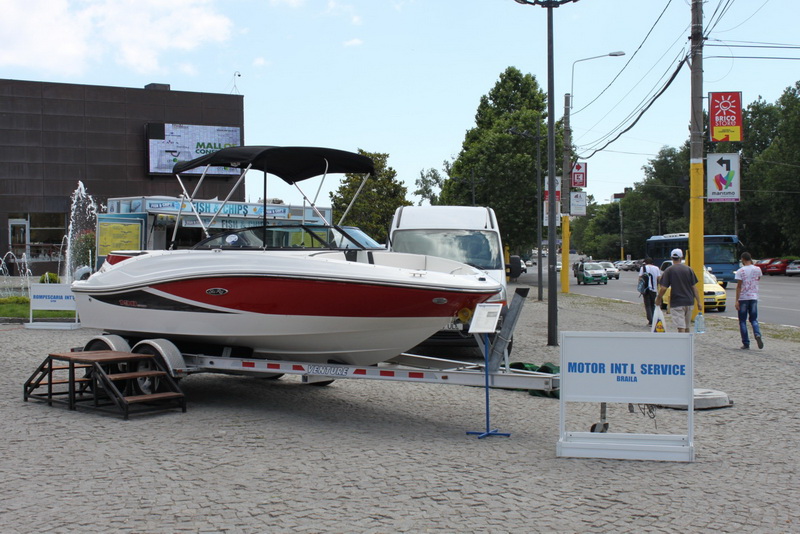 pentru iubitorii sporturilor de apa s a deschis expozitia de ambarcatiuni tomis yacht salon auto 2014 pentru iubitorii sporturilor de apa s a deschis expozitia de ambarcatiuni tomis yacht salon auto 2014