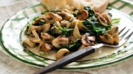 Ecuisine.ro Salată cu ciuperci și spanac 