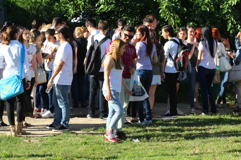 fotoreportaj elevii constanteni coplesiti de emotii la prima proba scrisa a bacalaureatului 500518 fotoreportaj elevii constanteni coplesiti de emotii la prima proba scrisa a bacalaureatului 500518