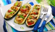 ecuisine.ro  Zucchini umpluti cu pui  